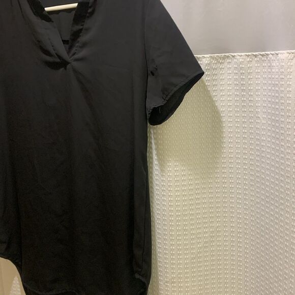 Black Blouse!!! - Picture 2 of 4